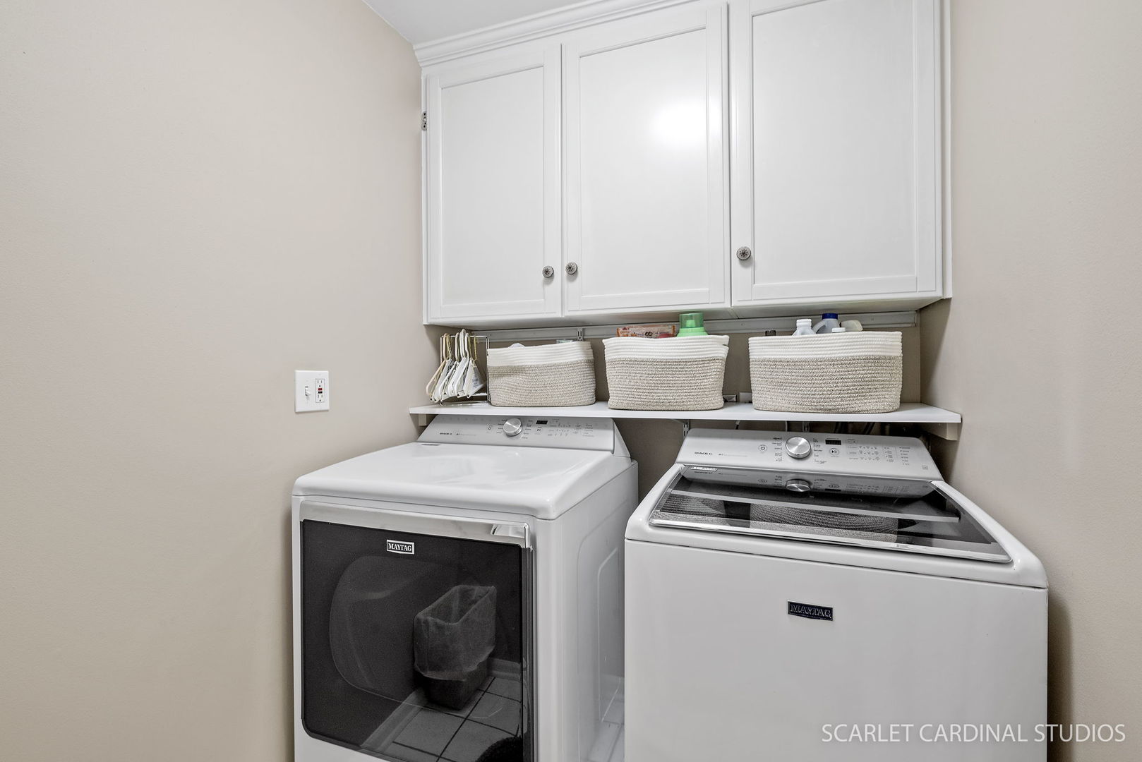 188 Hamilton Lane Wheaton, IL 60189 - Photo 23 of 34 a utility room with dryer and washer