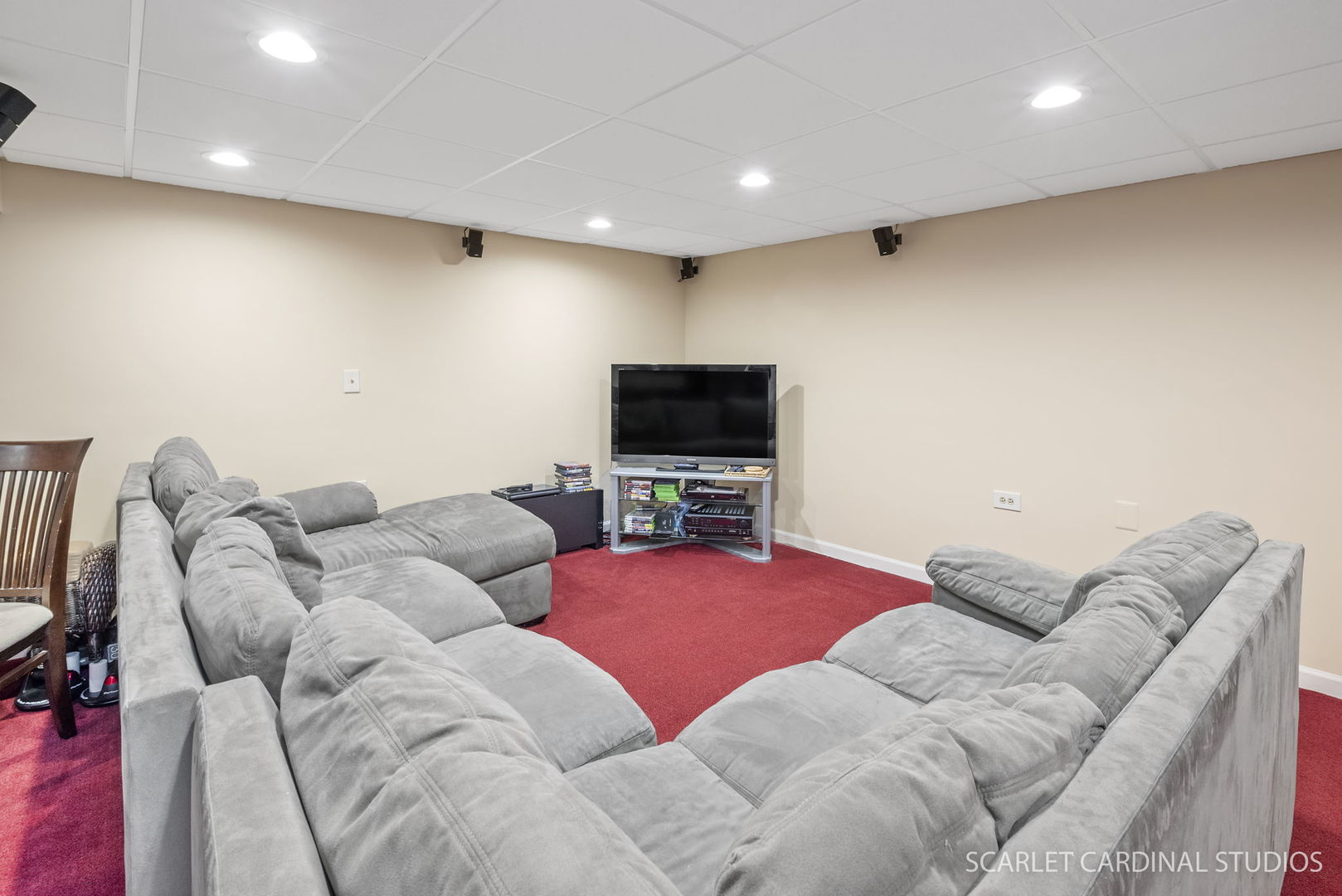 188 Hamilton Lane Wheaton, IL 60189 - Photo 29 of 34 a living room with furniture and a flat screen tv