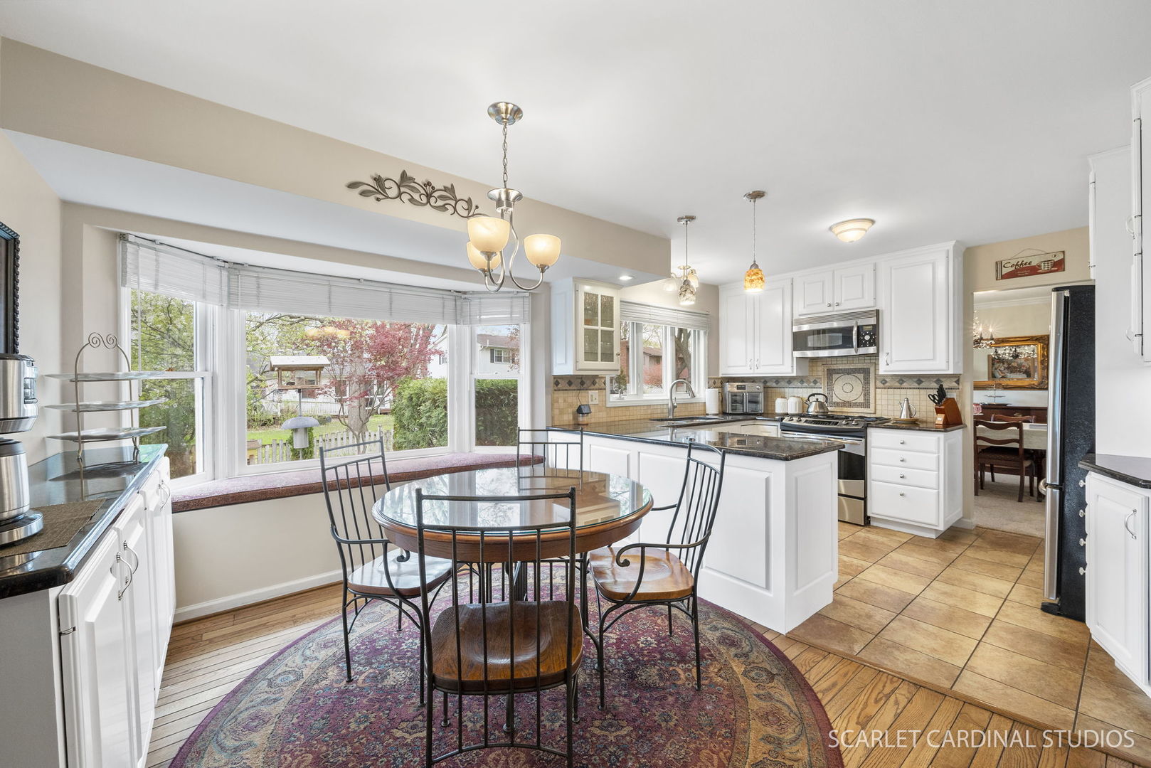 188 Hamilton Lane Wheaton, IL 60189 - Photo 4 of 34 a view of a dining room and livingroom view