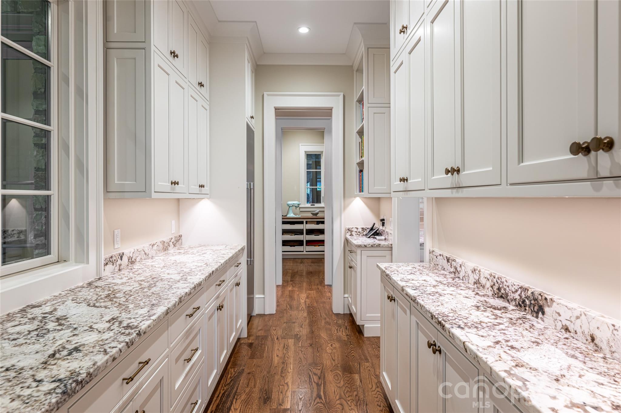 402 Vanderbilt Road Asheville, NC 28803 - Photo 19 of 48