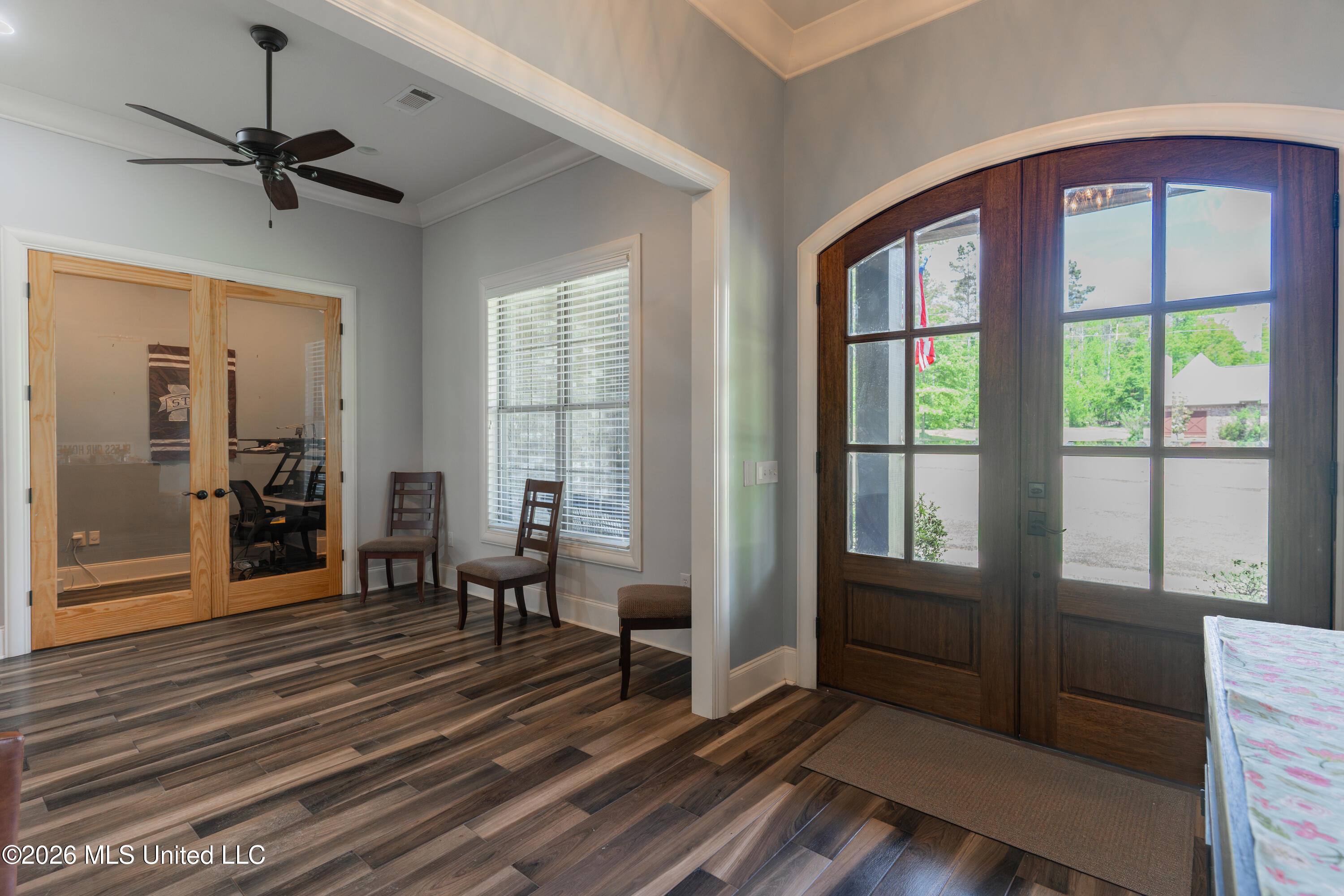 517 View Pointe Drive Clinton, MS 39056 - Photo 16 of 100 16-Entry.