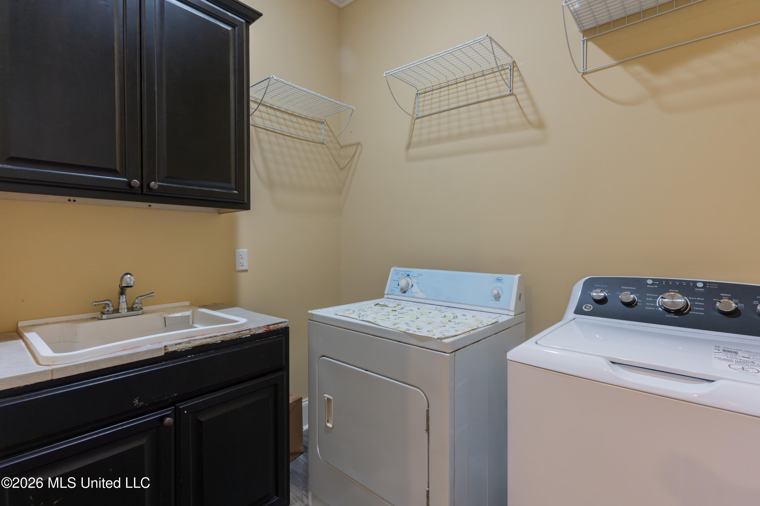 517 View Pointe Drive Clinton, MS 39056 - Photo 42 of 100 43-LaundryRoom
