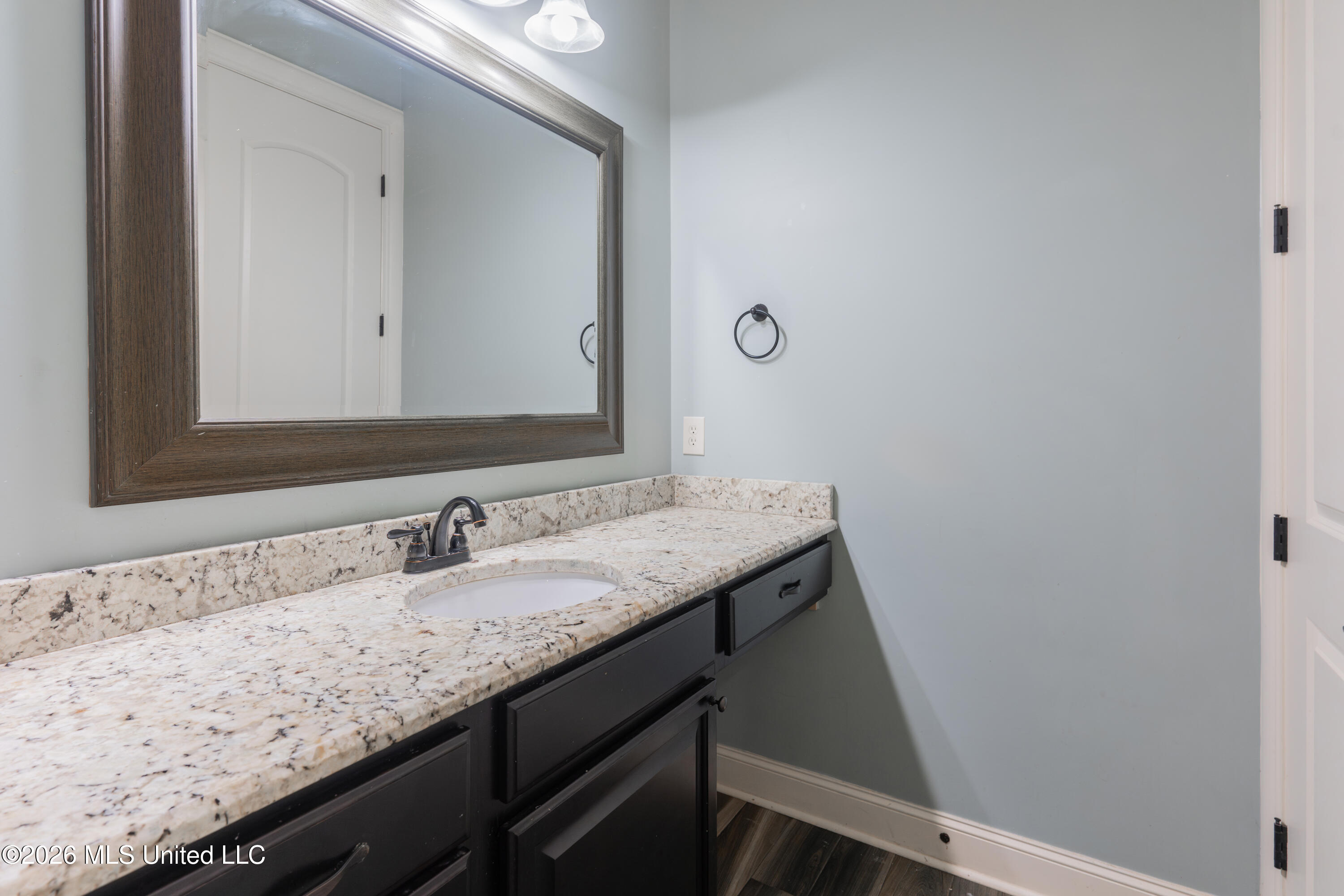 517 View Pointe Drive Clinton, MS 39056 - Photo 61 of 100 66-JackandJillBathroom