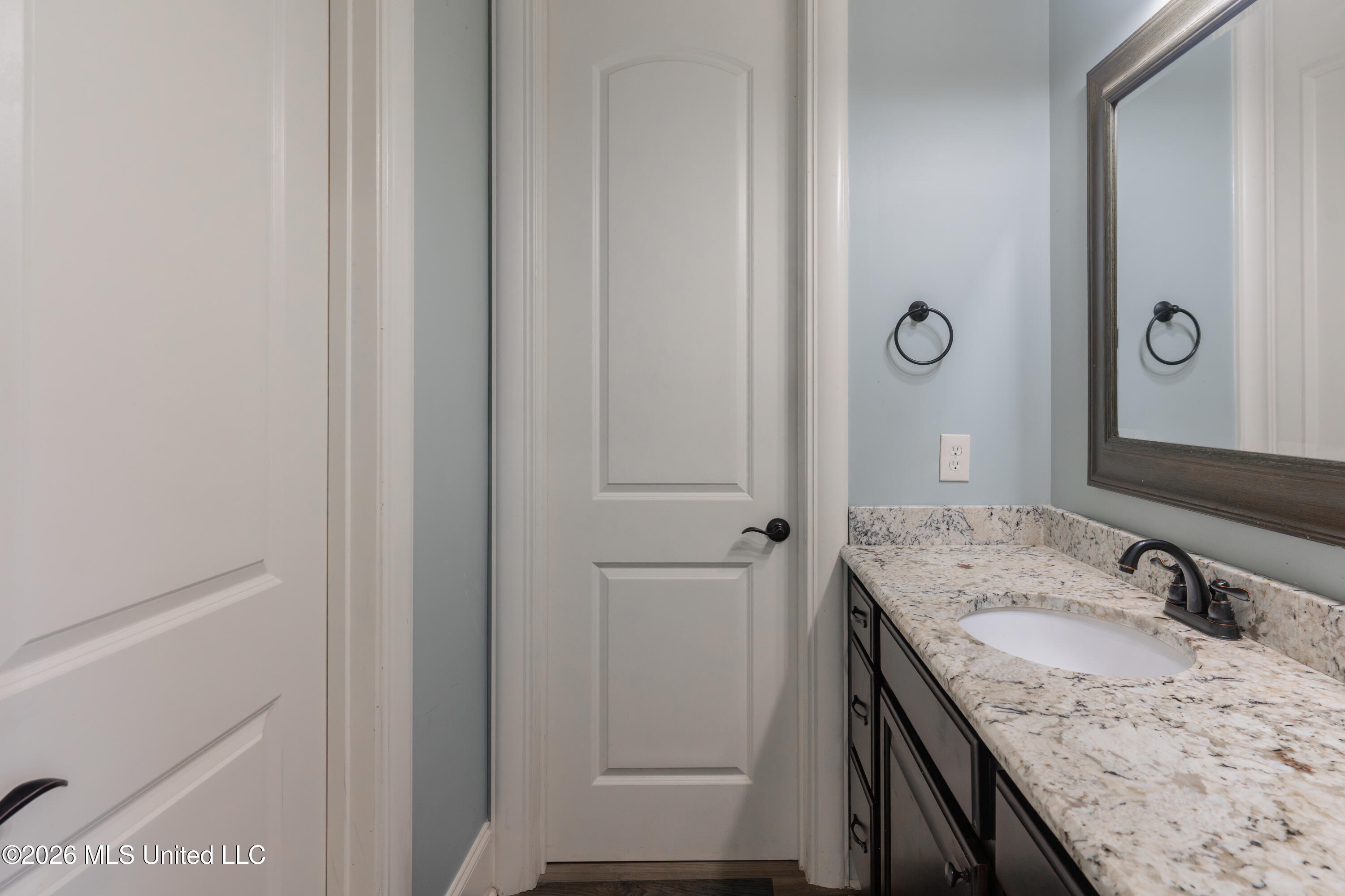 517 View Pointe Drive Clinton, MS 39056 - Photo 67 of 100 72-JackandJillBathroom