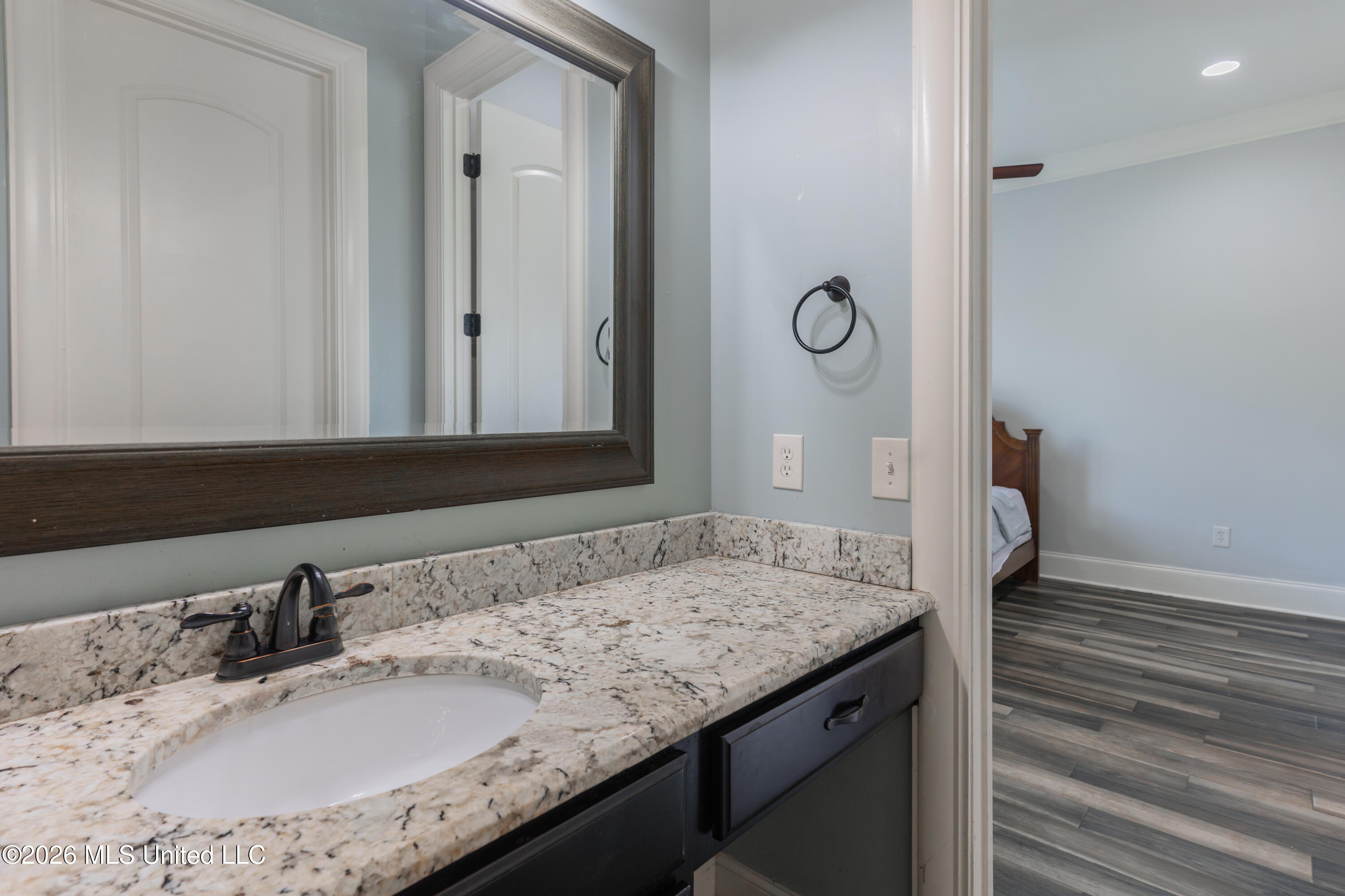 517 View Pointe Drive Clinton, MS 39056 - Photo 70 of 100 75-JackandJillBathroom