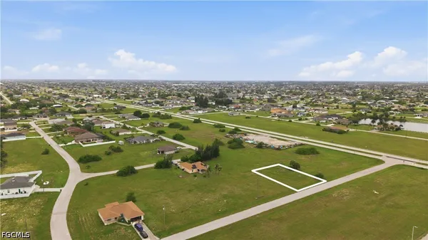 $32,500 | 813 Northwest 31st Place, Cape Coral, FL 33993