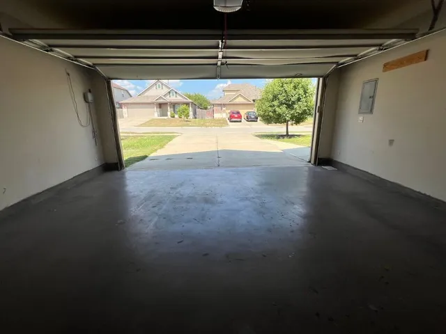 $2,295 | 326 Adoquin Trail, Buda, TX 78610