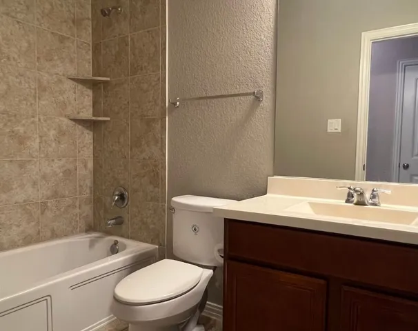 $2,295 | 326 Adoquin Trail, Buda, TX 78610