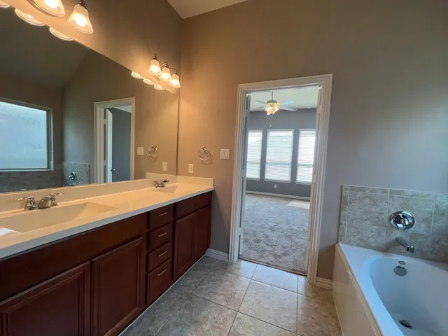 $2,295 | 326 Adoquin Trail, Buda, TX 78610