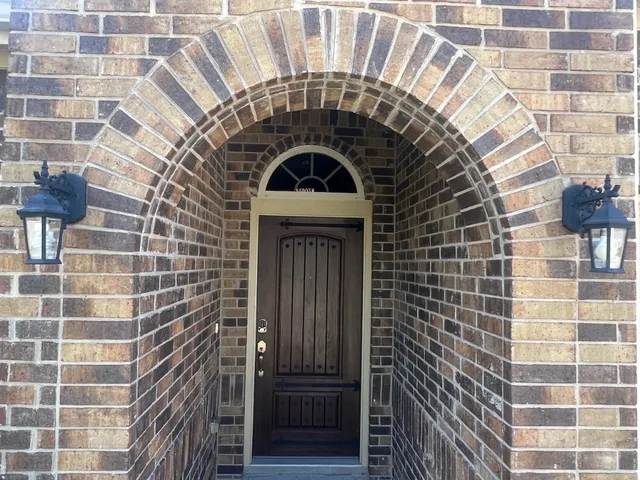 $2,295 | 326 Adoquin Trail, Buda, TX 78610