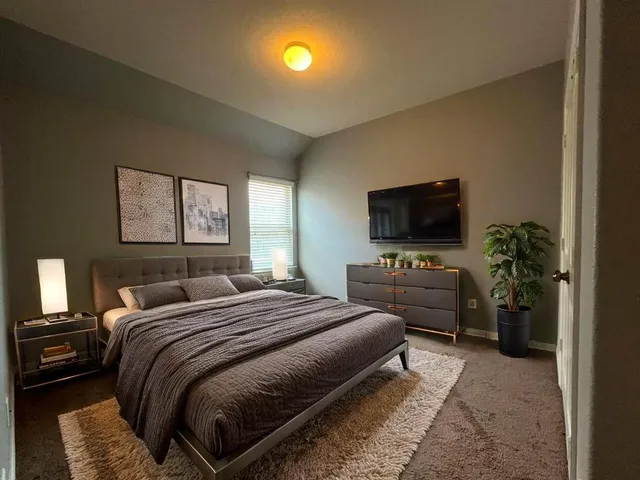 $2,295 | 326 Adoquin Trail, Buda, TX 78610