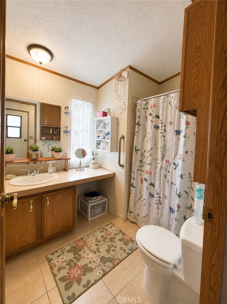 8600 Contreras Street, Unit 54 Paramount, CA 90723 - Photo 8 of 13 Bathroom