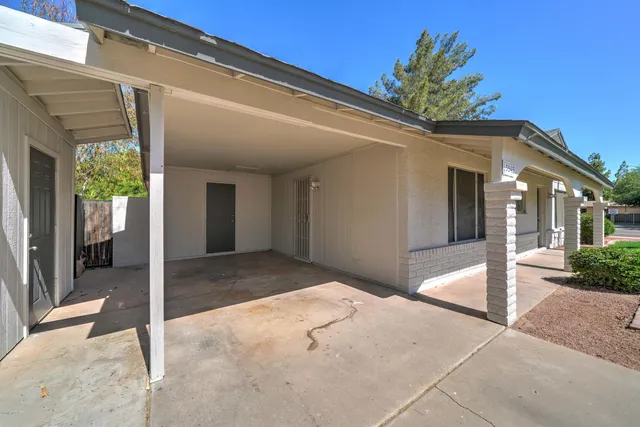 a view of a house with a garage