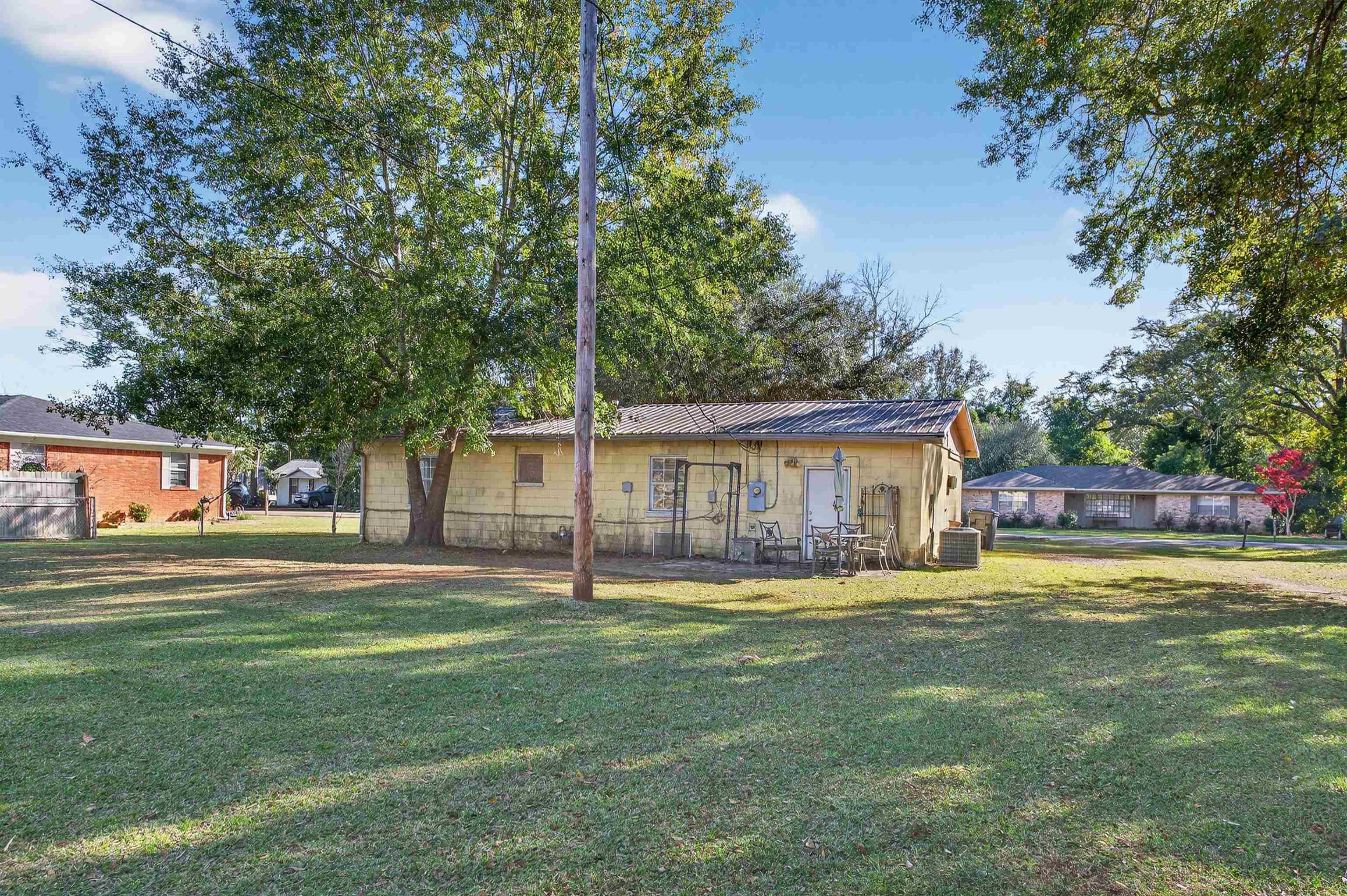 18635 Florida Street Robertsdale, AL 36567 - Photo 5 of 37