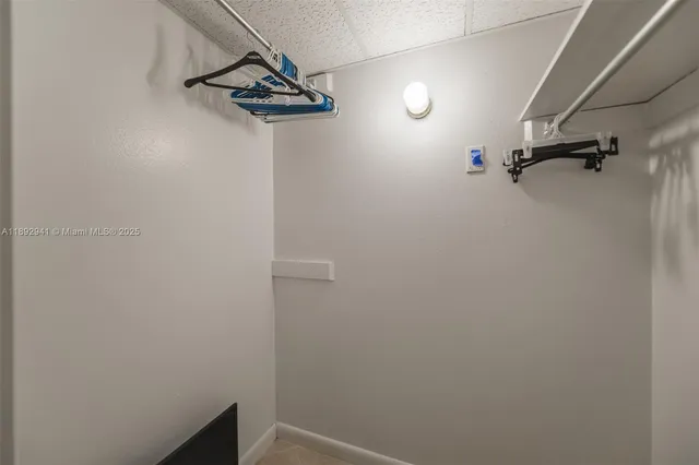 $2,500 | 1980 South Ocean Drive, Unit 4L, Hallandale Beach, FL 33009