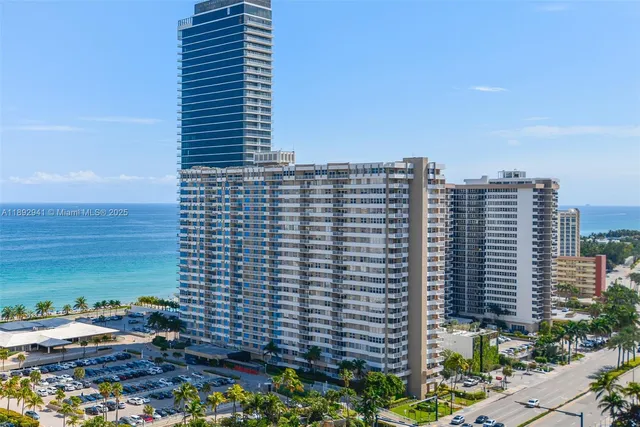 $2,500 | 1980 South Ocean Drive, Unit 4L, Hallandale Beach, FL 33009