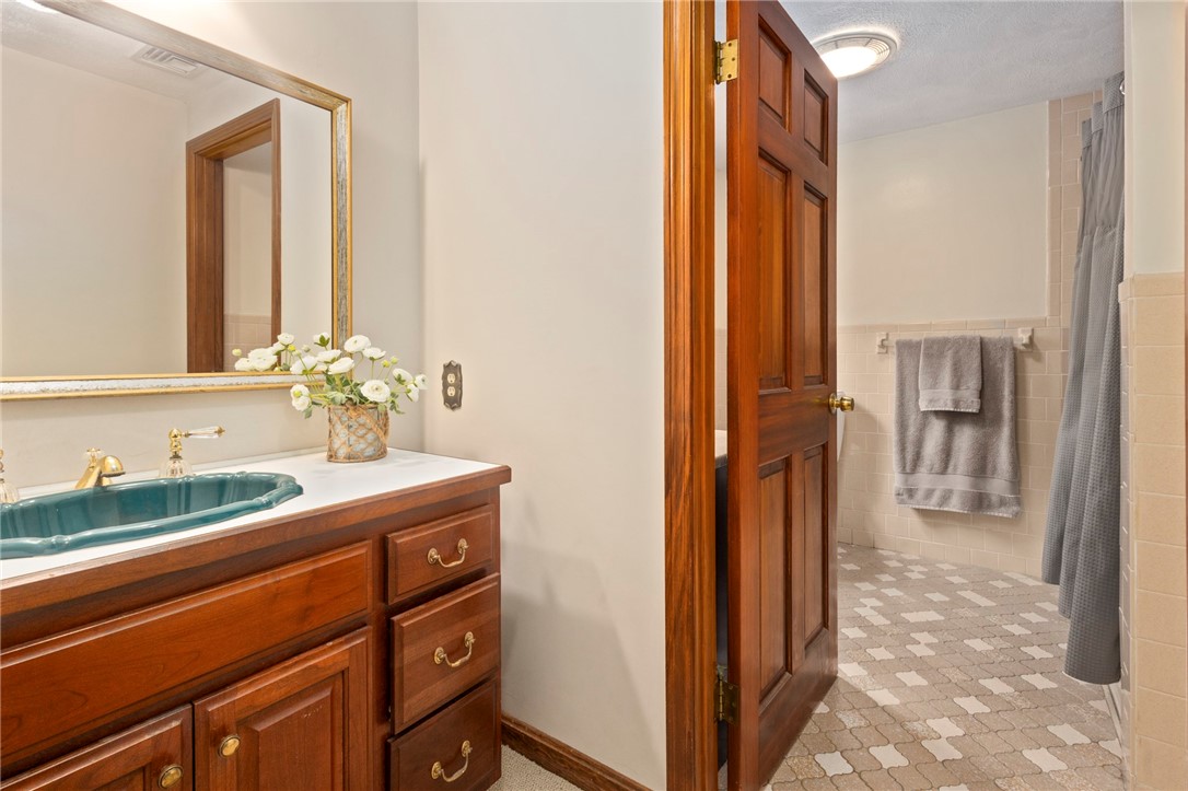 1031 Town Farm Road Coventry, RI 02816 - Photo 14 of 34