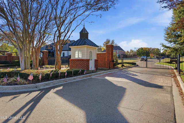 $555,000 | 2948 Grove Meadows Drive, Nesbit, MS 38651