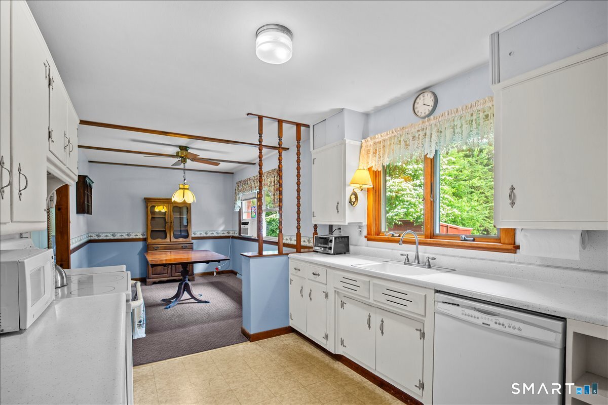 106 Ridgewood Road Wallingford, CT 06492 - Photo 8 of 30