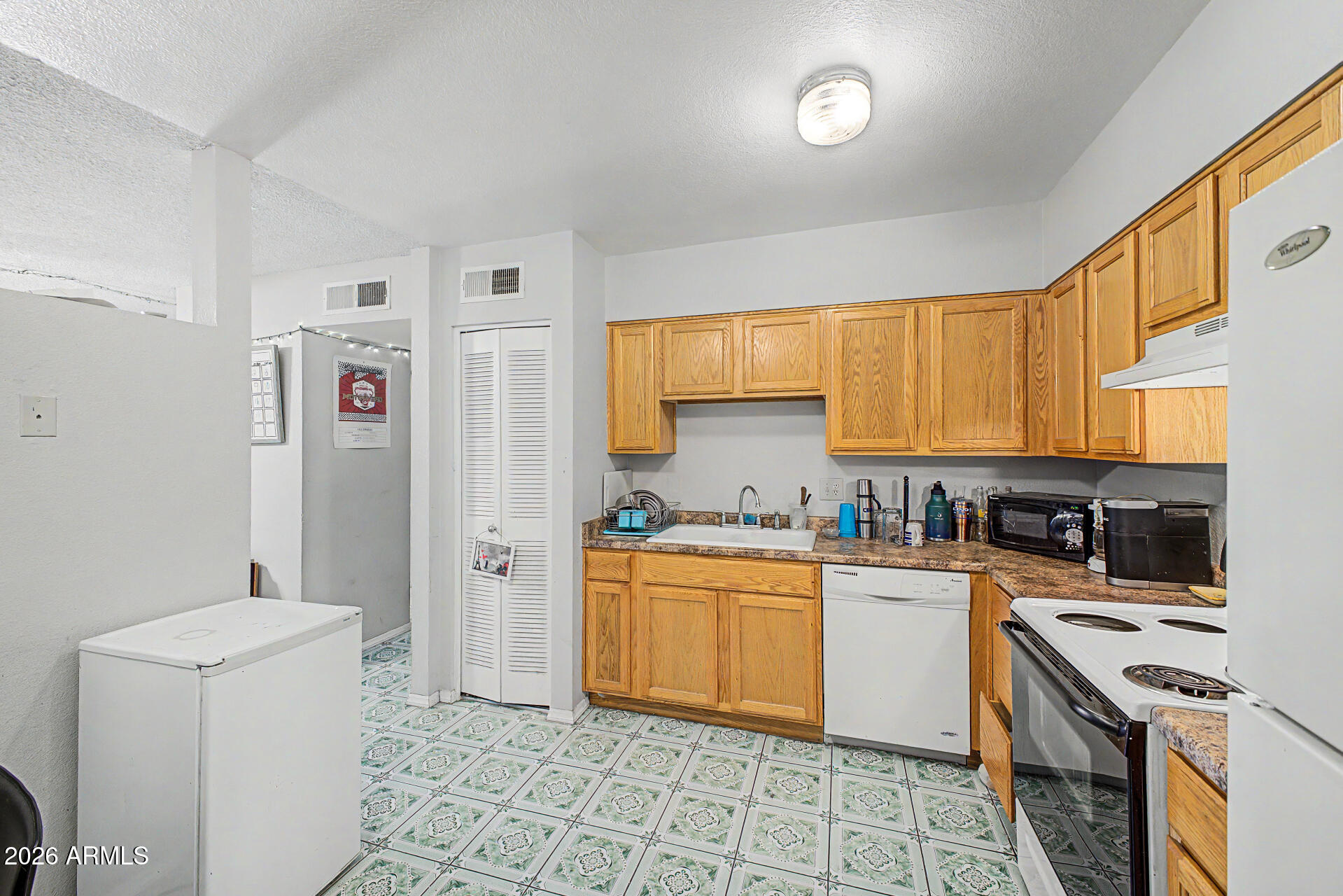 830 South Dobson Road, Unit 11 Mesa, AZ 85202 - Photo 5 of 33 14 - Dobson
