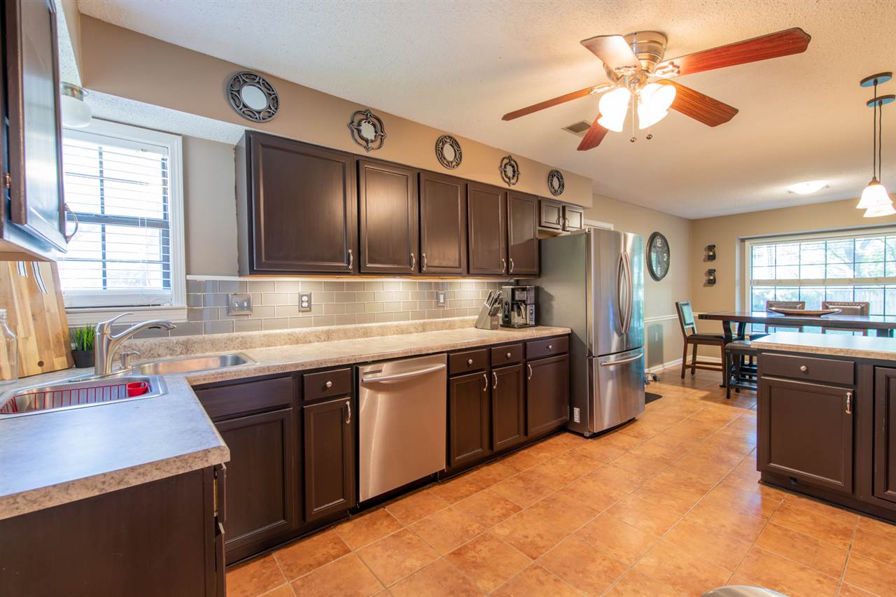 7758 Grey Squirrel Cove Memphis, TN 38018 - Photo 9 of 22 Updated cabinets and appliances.