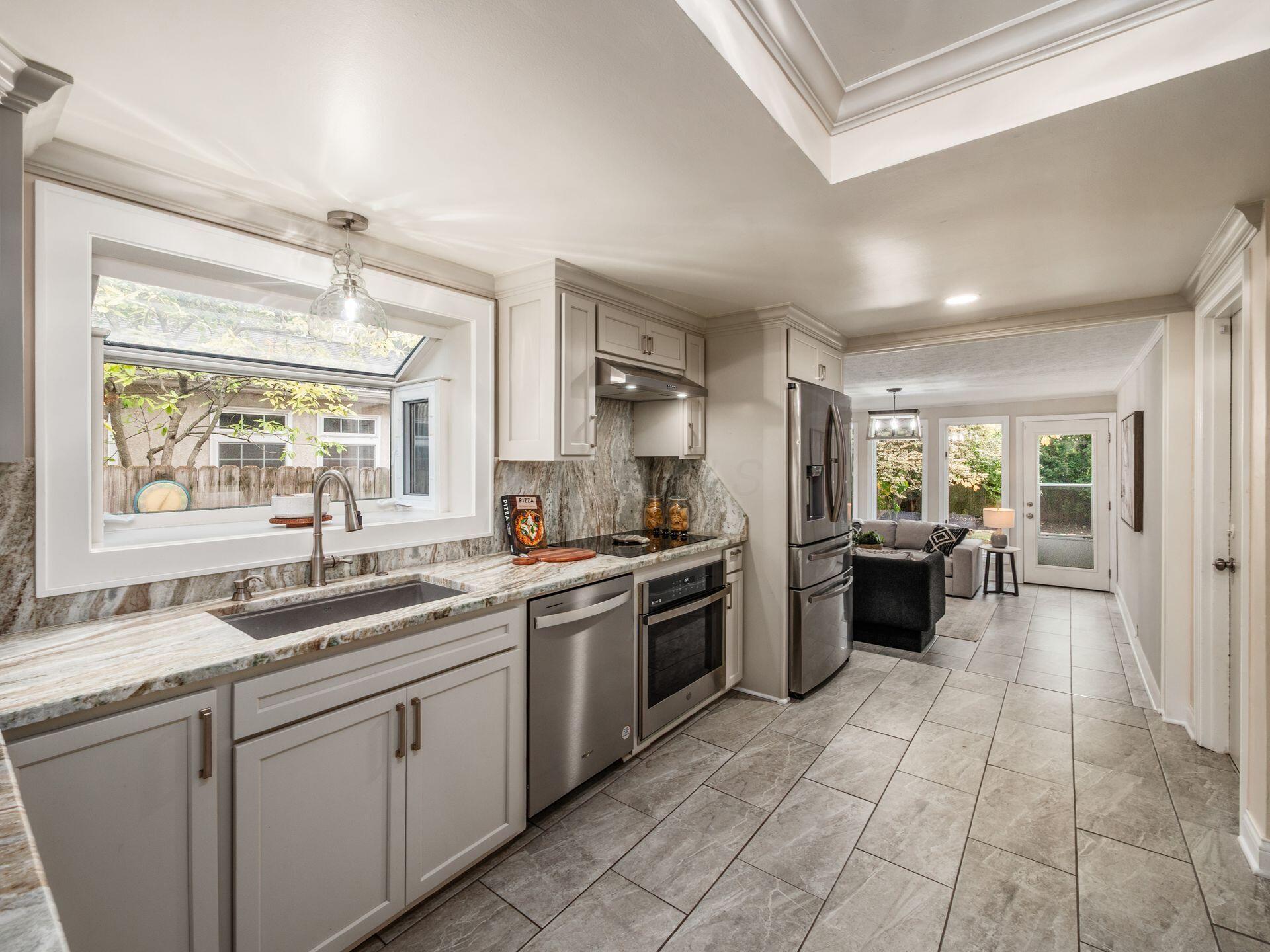 2569 Chester Road Upper Arlington, OH 43221 - Photo 13 of 52 Kitchen