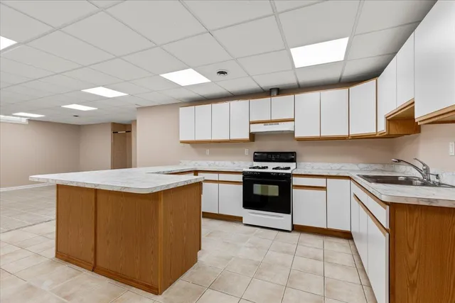 $749,900 | 138 Evaline Drive, Troy, MI 48085