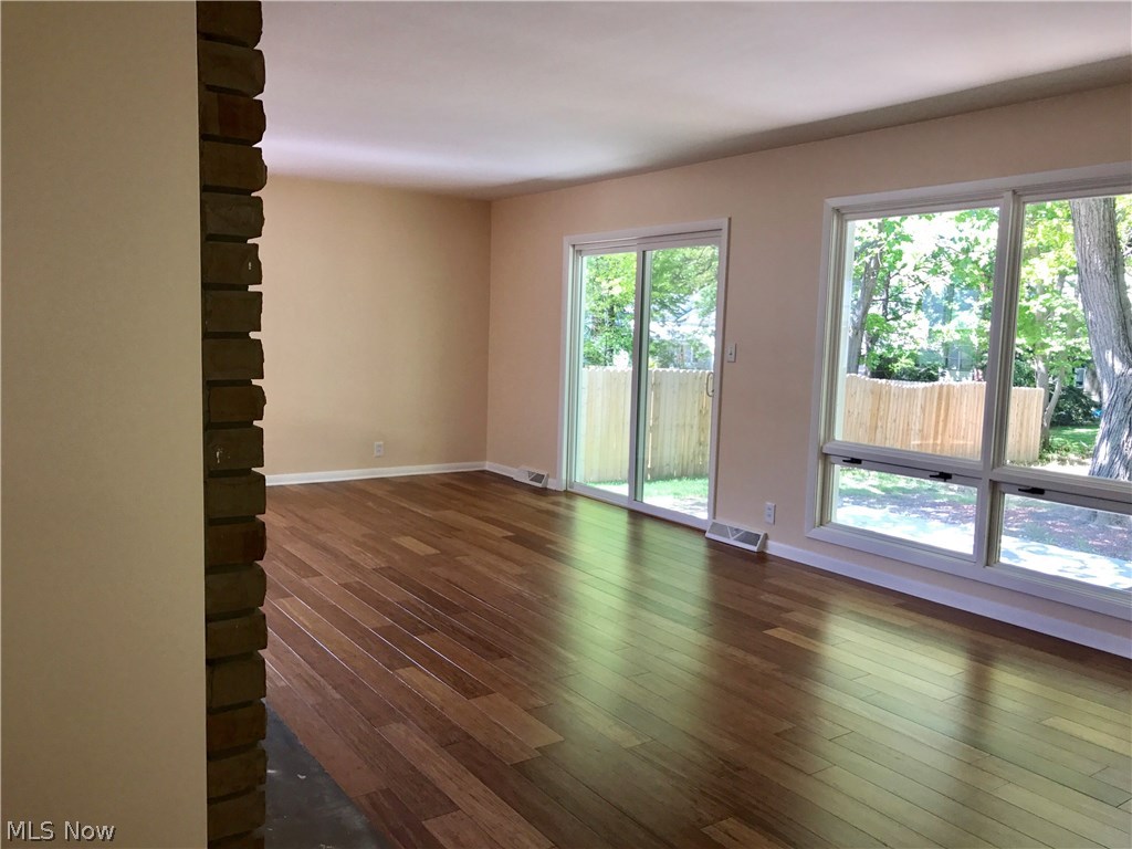 3677 Langton Road Cleveland, OH 44121 - Photo 14 of 29