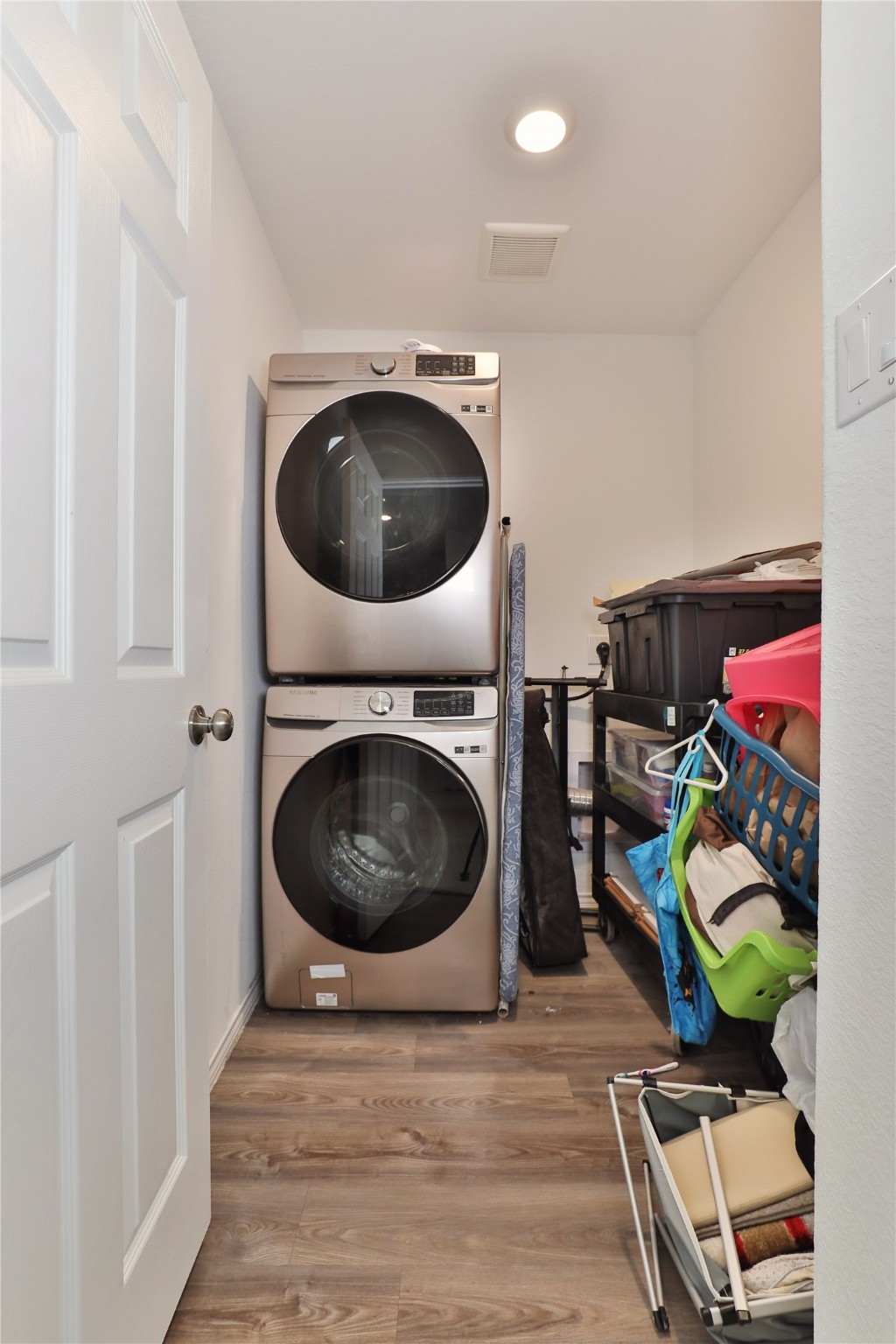 184 Kelly Street Angleton, TX 77515 - Photo 26 of 29 a living room with furniture and a sink