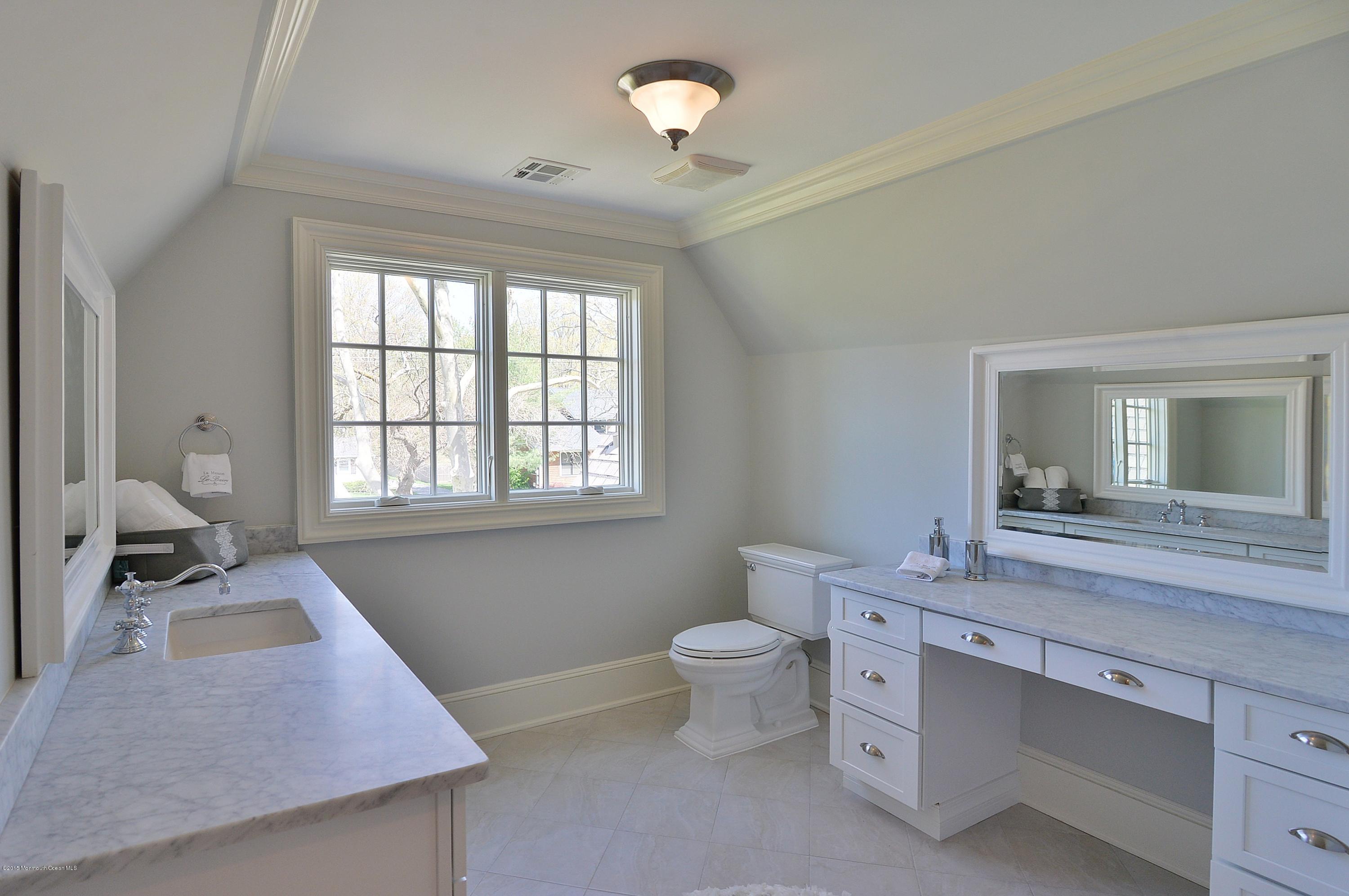 38 Silverside Avenue Little Silver, NJ 07739 - Photo 21 of 36