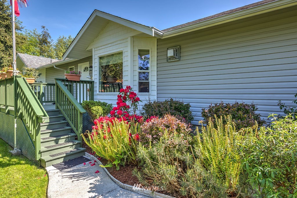 2287 Williams Road Oak Harbor, WA 98277 - Photo 2 of 23 Gallery Image 2