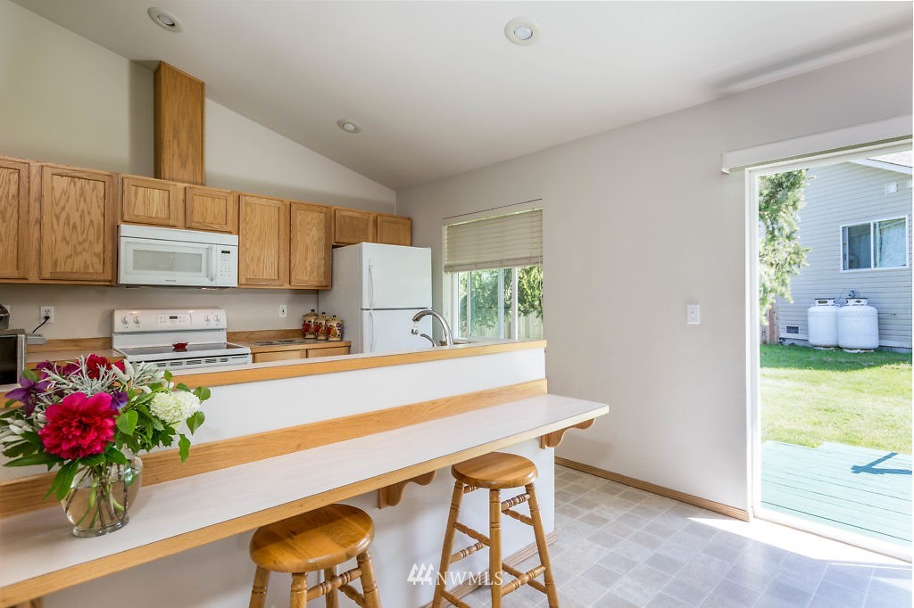 2287 Williams Road Oak Harbor, WA 98277 - Photo 11 of 23 Gallery Image 11