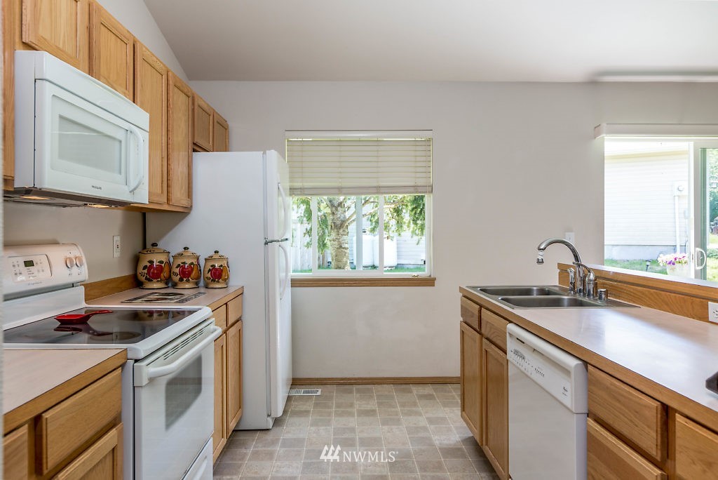 2287 Williams Road Oak Harbor, WA 98277 - Photo 12 of 23 Gallery Image 12