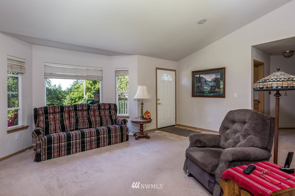 2287 Williams Road Oak Harbor, WA 98277 - Photo 6 of 23 Gallery Image 6