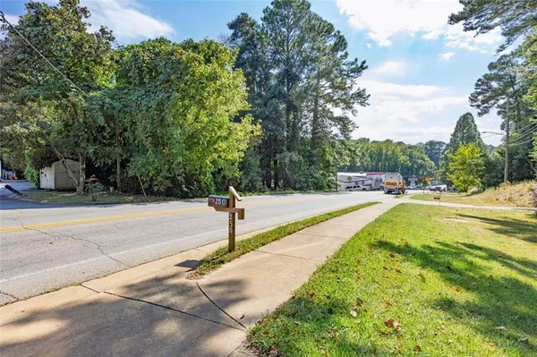 $479,999 | 250 East Memorial Drive, Dallas, GA 30132