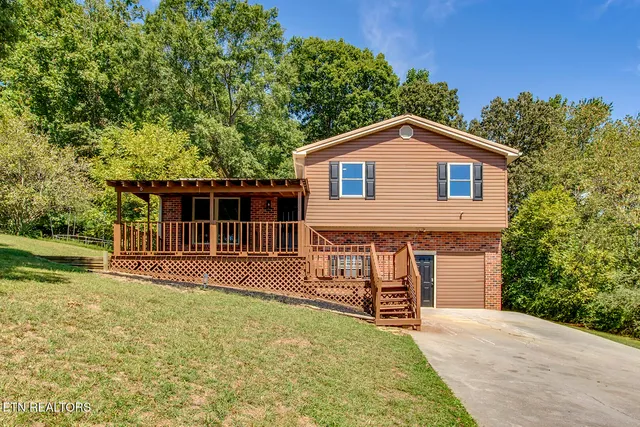 $234,900 | 1220 Mountain View Circle, Etowah, TN 37331
