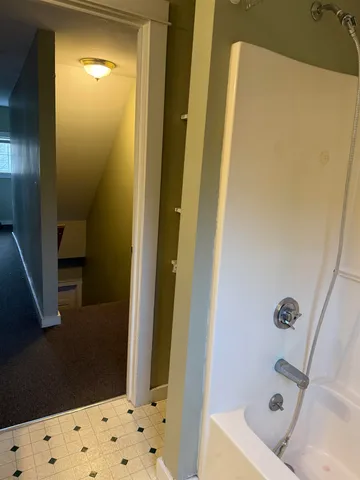 $1,800 | 586 Bellows Falls Road, Charlestown, NH 03603