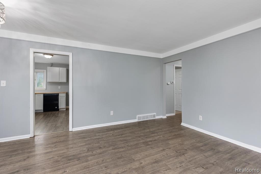 335 Longfellow Inkster, MI 48141 - Photo 6 of 23