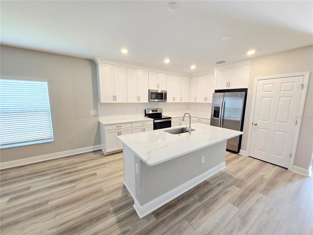 5511 Patano Loop Palmetto, FL 34221 - Photo 7 of 37