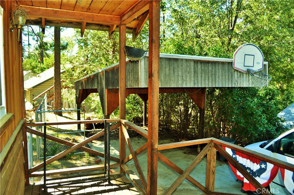 53337 Tollgate Road Idyllwild, CA 92549 - Photo 20 of 30 a view of an chair and table in the balcony