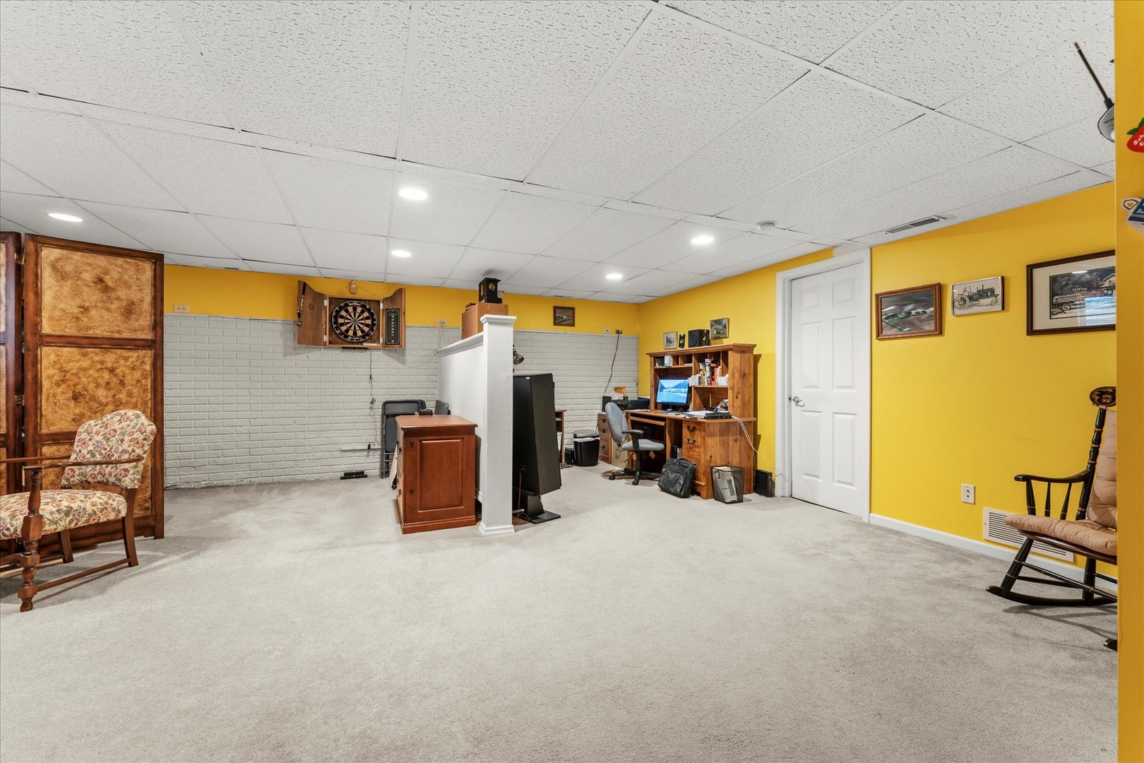 1706 Tin Cup Road, Unit 1706 Mahomet, IL 61853 - Photo 34 of 43 a view of a room with gym equipment