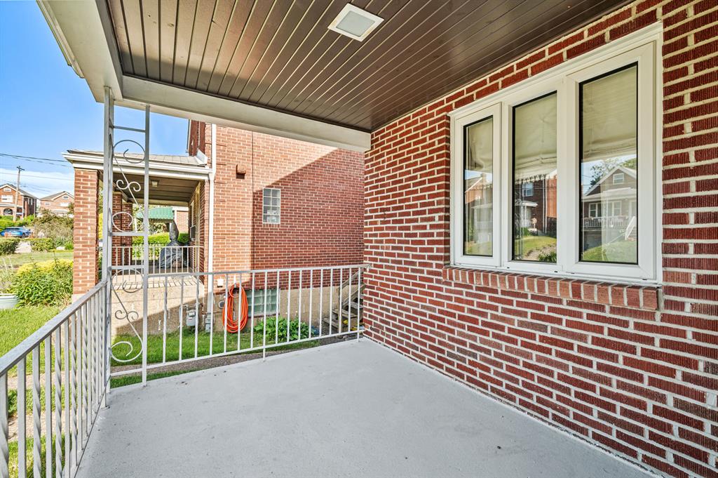 525 Loretto Road Pittsburgh, PA 15217 - Photo 6 of 41 Gallery Image 6
