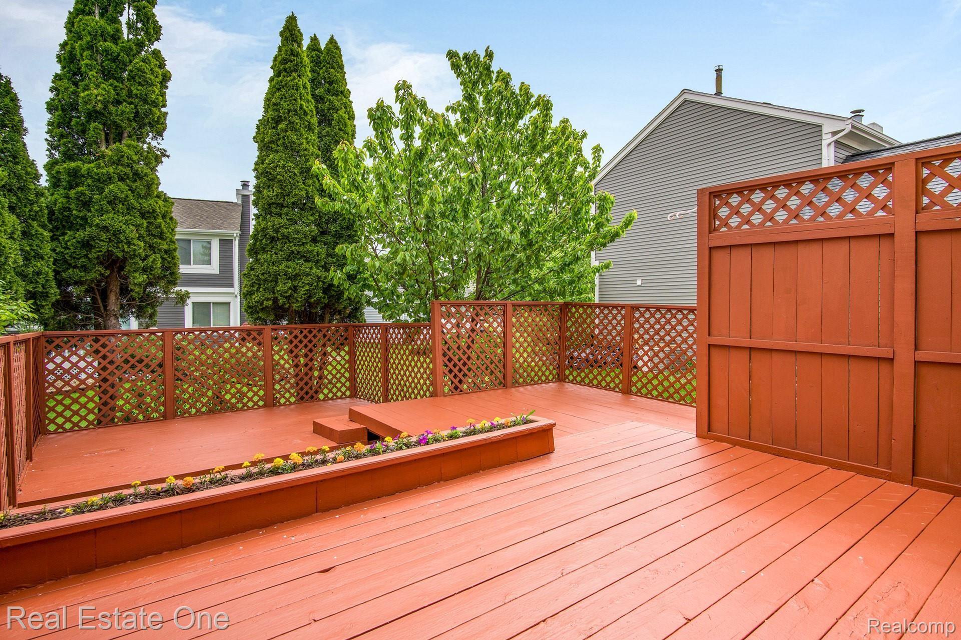 456 Farmridge Court Rochester, MI 48307 - Photo 30 of 33 456-Farmridge-Ct-30.jpg