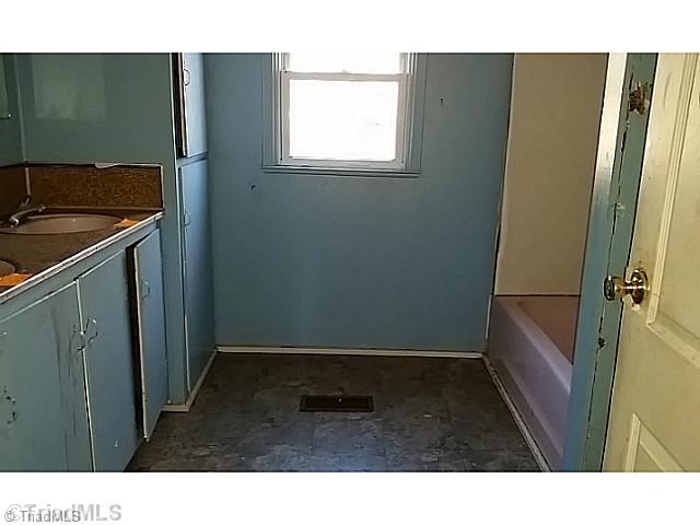 3844 Baltimore Road East Bend, NC 27018 - Photo 6 of 10 Bath.