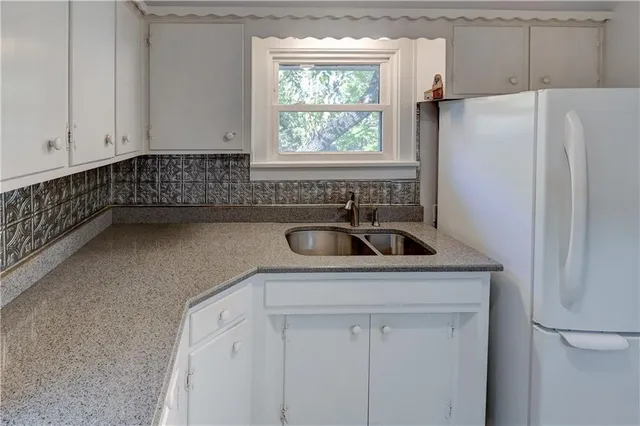 $195,000 | 7138 Sycamore Avenue, Kansas City, MO 64133