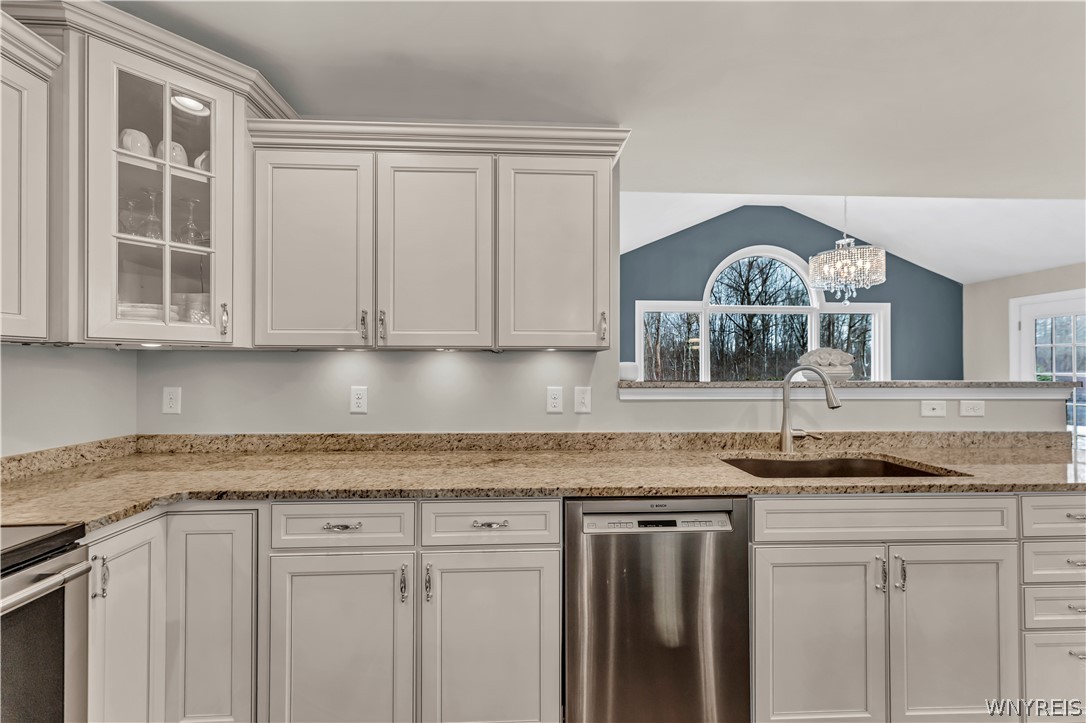 7240 Creekbend Drive Pendleton, NY 14120 - Photo 8 of 33