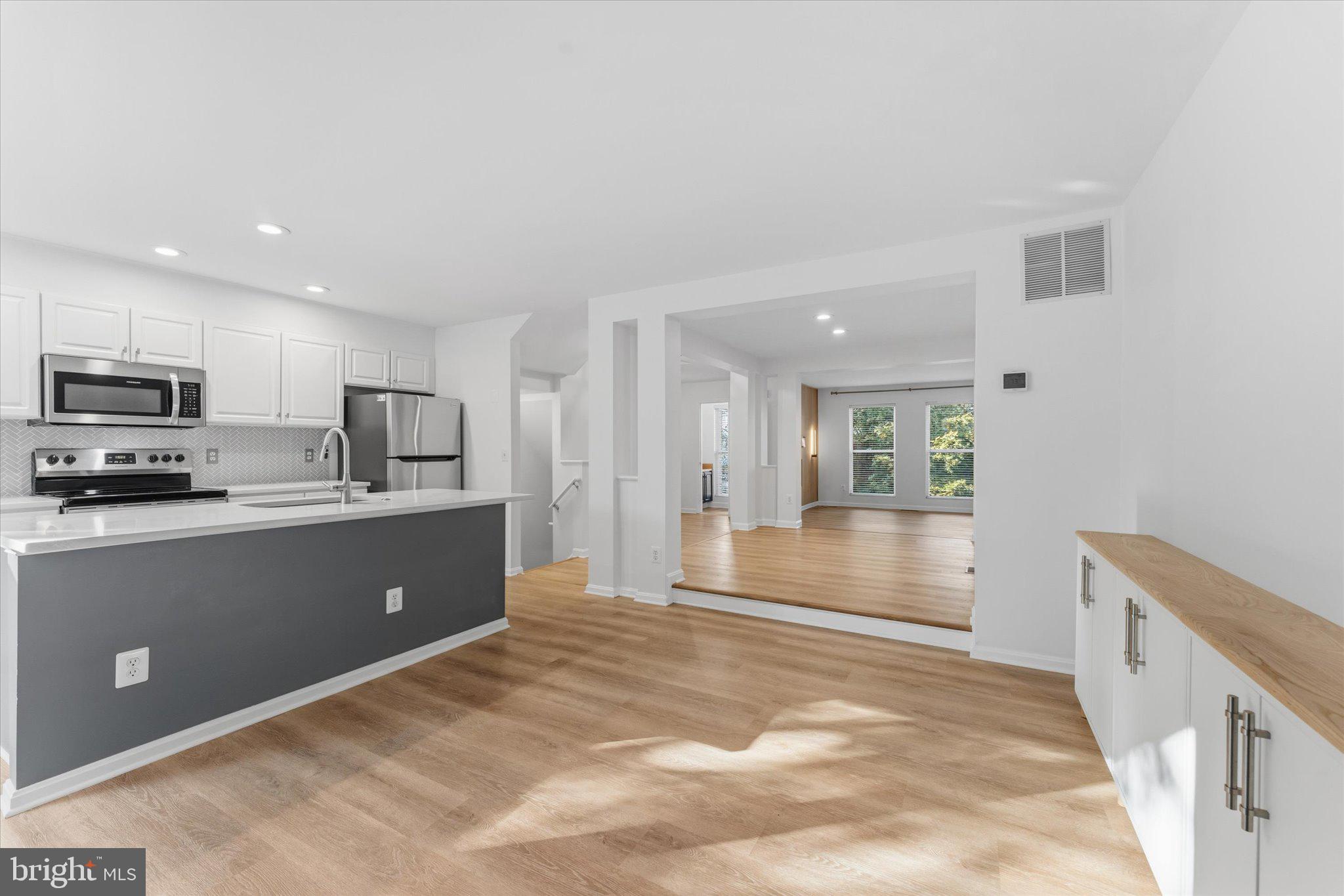 12066 Edgemere Circle Reston, VA 20190 - Photo 24 of 41 Main level