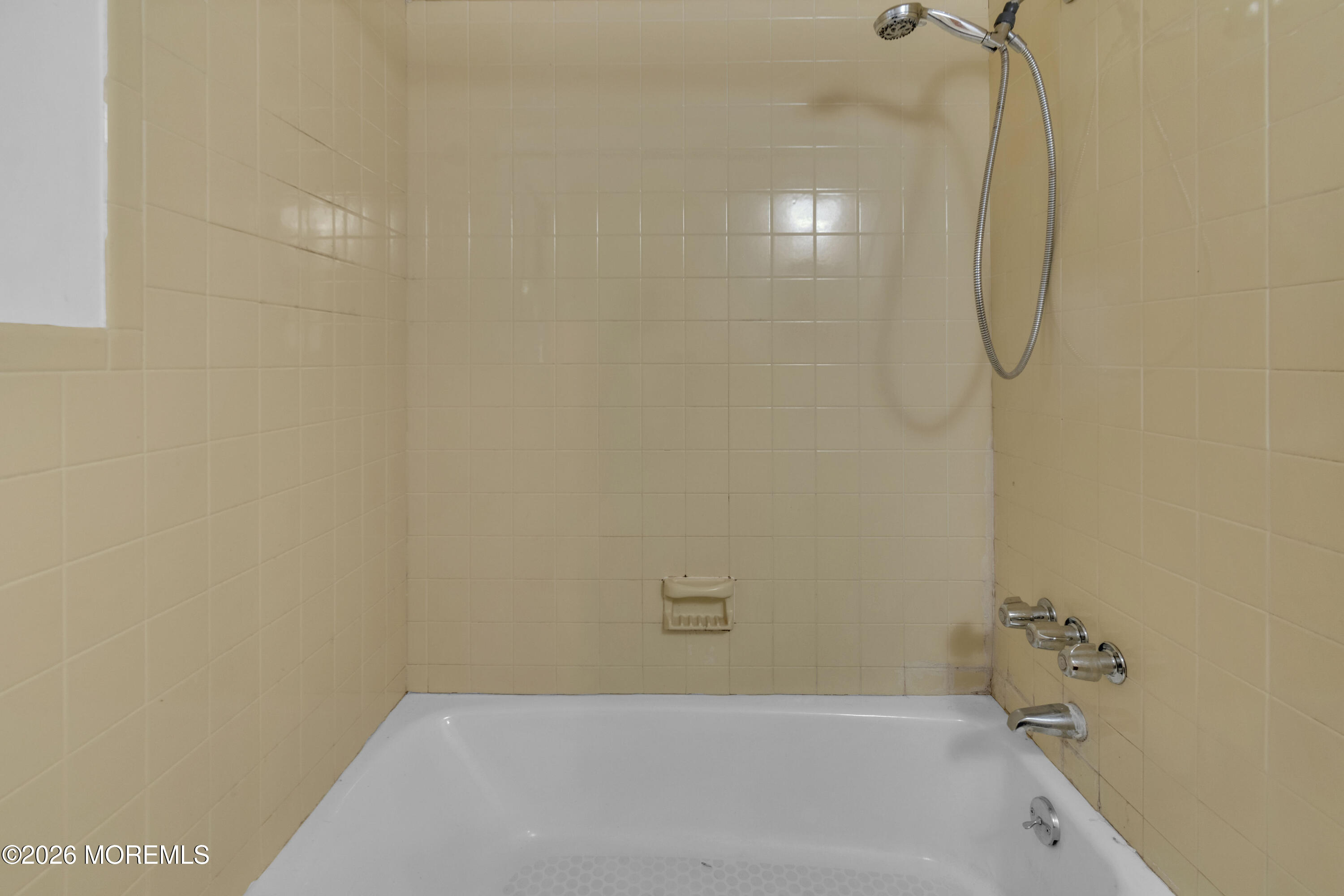 18 Foley Avenue Edison, NJ 08820 - Photo 16 of 34 photos(37of151)