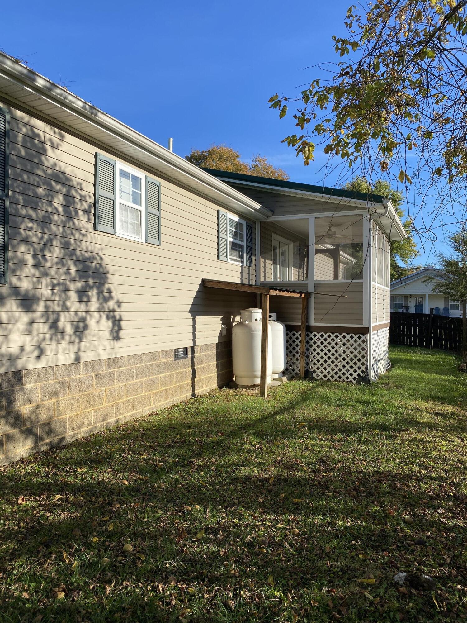 1069 Standard Avenue Corbin, KY 40701 - Photo 10 of 56 IMG_1396
