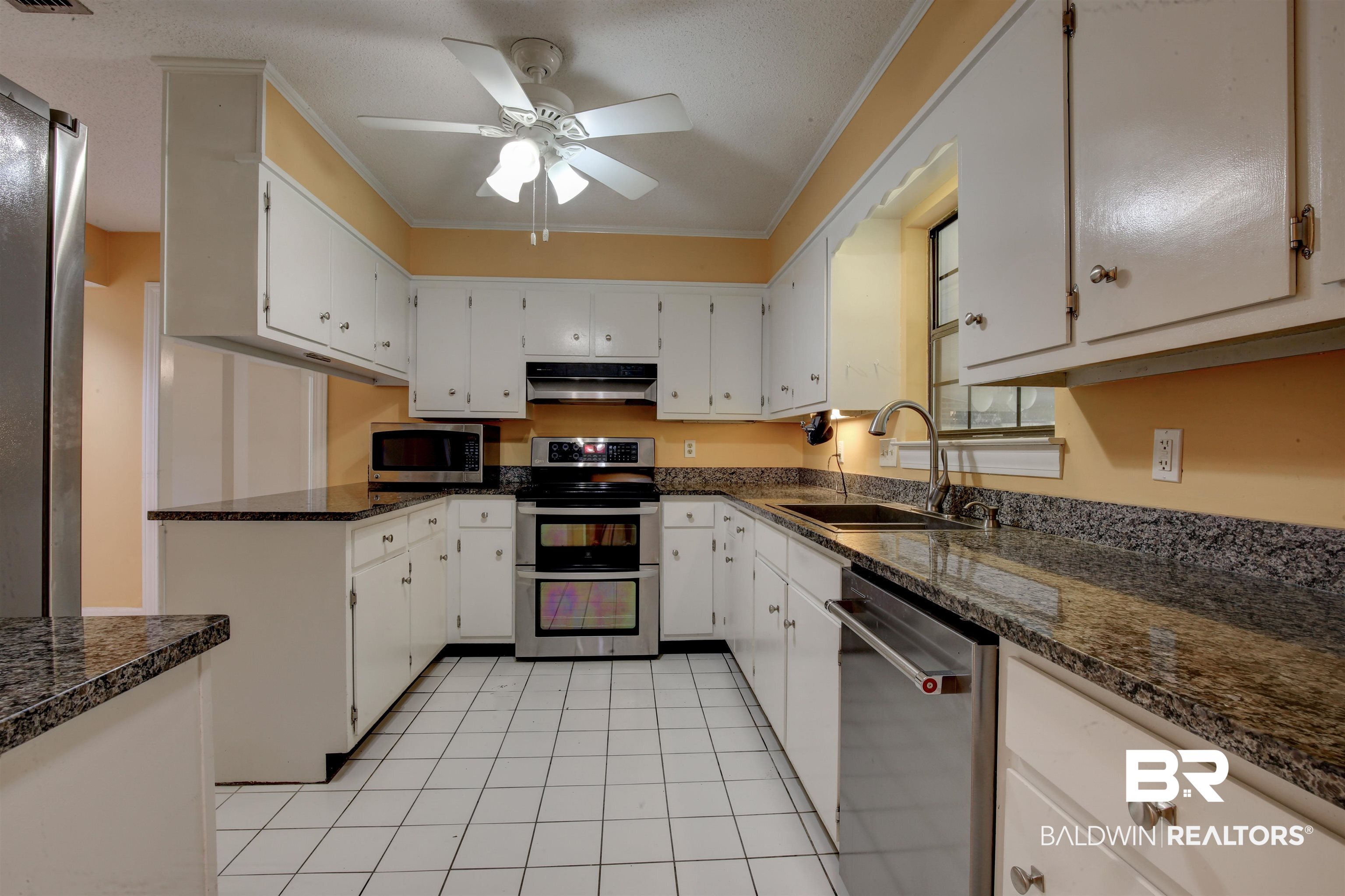 409 Santa Rosa Avenue Daphne, AL 36526 - Photo 11 of 33